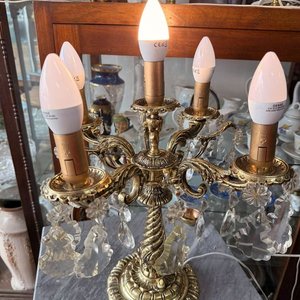Candelabro de Mesa Dorado con 5 Luces y Caireles de Cristal - imagen 10