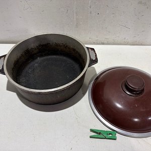 Olla Essen Marrón con Tapa - imagen 3