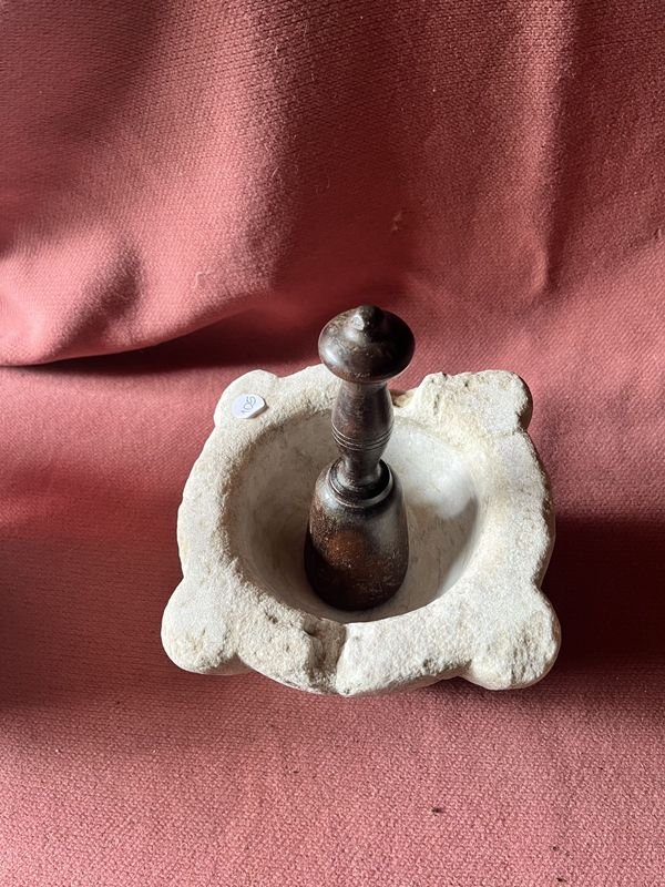 Antiguo Mortero de Marmol con Mano de Madera - Pieza Única y Artística - imagen 3