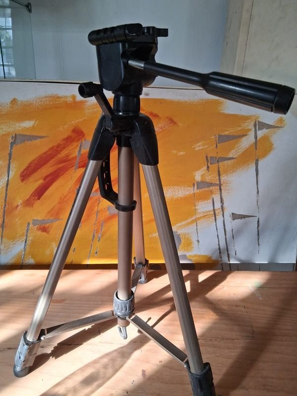 Tripode de Aluminio y Plástico para Cámara o Celular - imagen 3