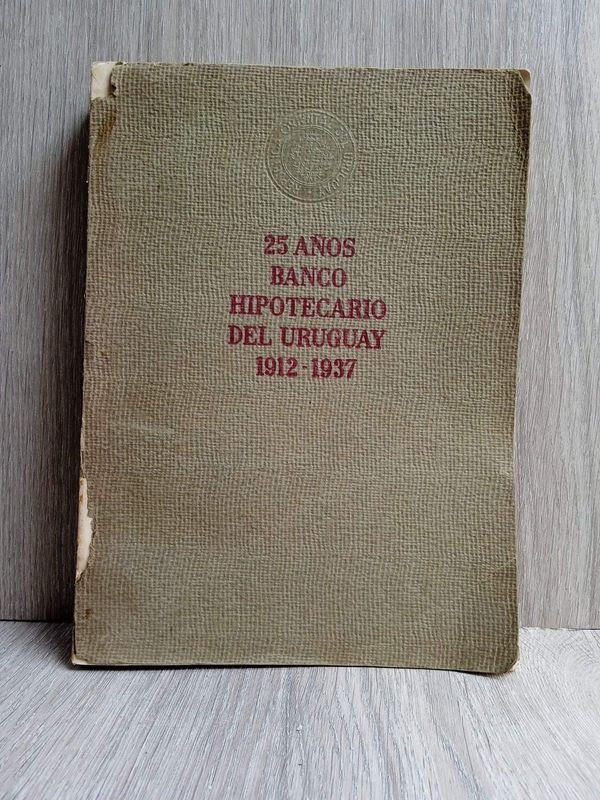 Lote siguiente: Libro sobre la historia del Banco Hipotecario del Uruguay