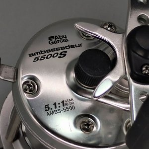Reel Abu Garcia Ambassadeur 5500S Plateado Sin Uso - imagen 4