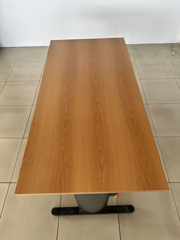 Escritorio de madera con ajuste de altura - imagen 4