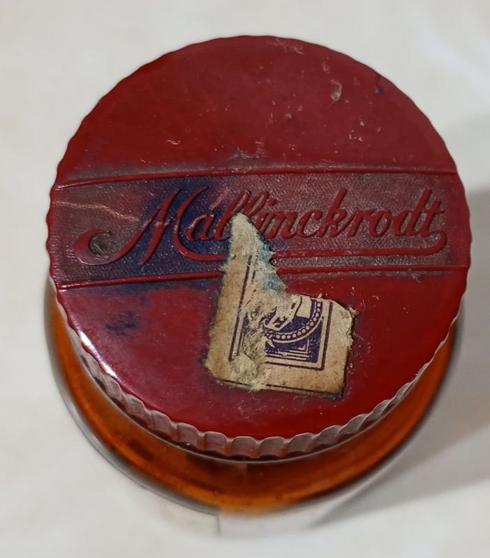 Frasco antiguo de Farmacia Mallinckrodt en ámbar - imagen 2