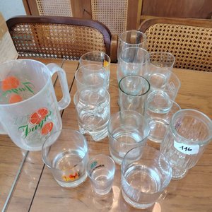 Jarra de Jugos y Conjunto de Vasos y Copas de Vidrio - imagen 2