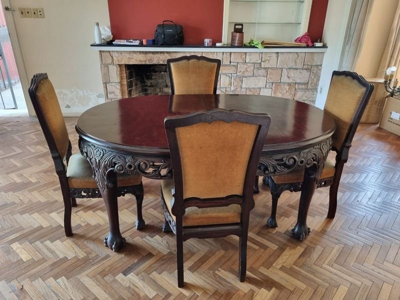 Juego de Comedor Antiguo Estilo Chippendale: Mesa Ovalada Extensible y 6 Sillas