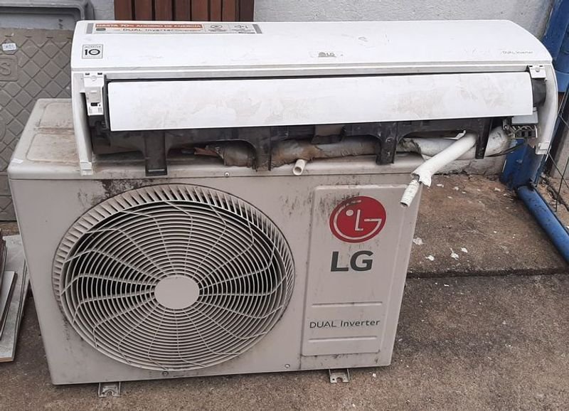 Aire Acondicionado LG Dual Inverter 22000 BTU Sin Control