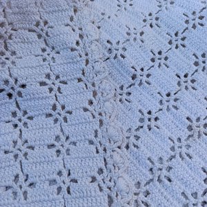 Colcha Artesanal de Crochet Color Crudo - imagen 3