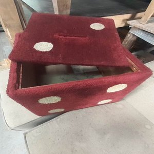 Lote anterior: Puff Cubo Rojo con Puntos Blancos