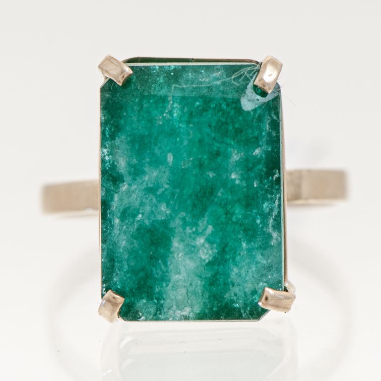 Lote anterior: Anillo de Oro con Raíz de Esmeralda