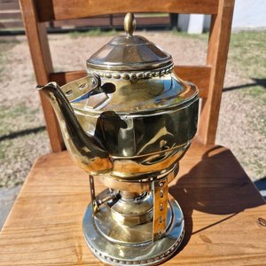 Antigua Tetera de Bronce con Calentador - imagen 1
