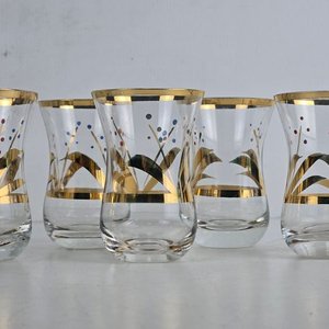 Lote de Copas y Vasos de Cristal Tallado y Dorado - imagen 2