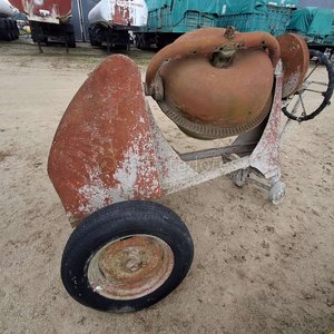 Hormigonera y Partes de Maquinaria Industrial - imagen 1