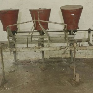 Lote anterior: Antigua Sembradora Agrícola de 3 Hileras