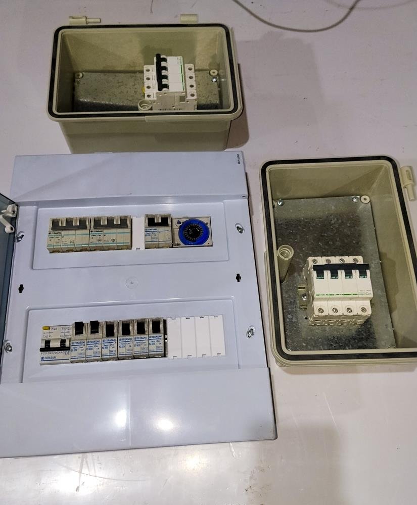 Tablero Eléctrico con Térmicas y Cajas para Disyuntores