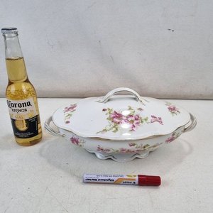 Sopera Antigua de Porcelana Austríaca MZ con Flores Púrpuras y Bordes Dorados - imagen 1