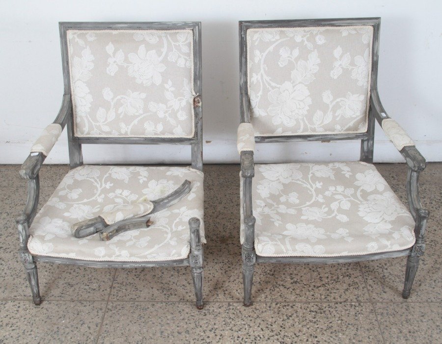 Sillas Luis XVI con tapizado floral, patinadas y con posa brazos - imagen 2