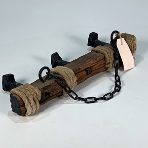 Perchero Rústico de Madera Dura con Ganchos de Clavo de Tren y Cadena - imagen 4