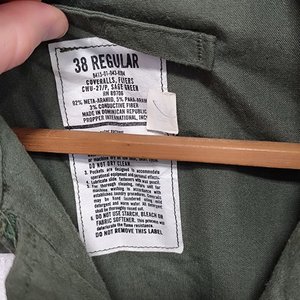 Mameluco Piloto Americano CWU-27/P Antiflama Talle 38 Regular Usado - imagen 2