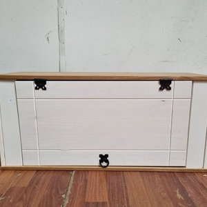 Arcón de Madera y Blanco con Herrajes Decorativos - imagen 1