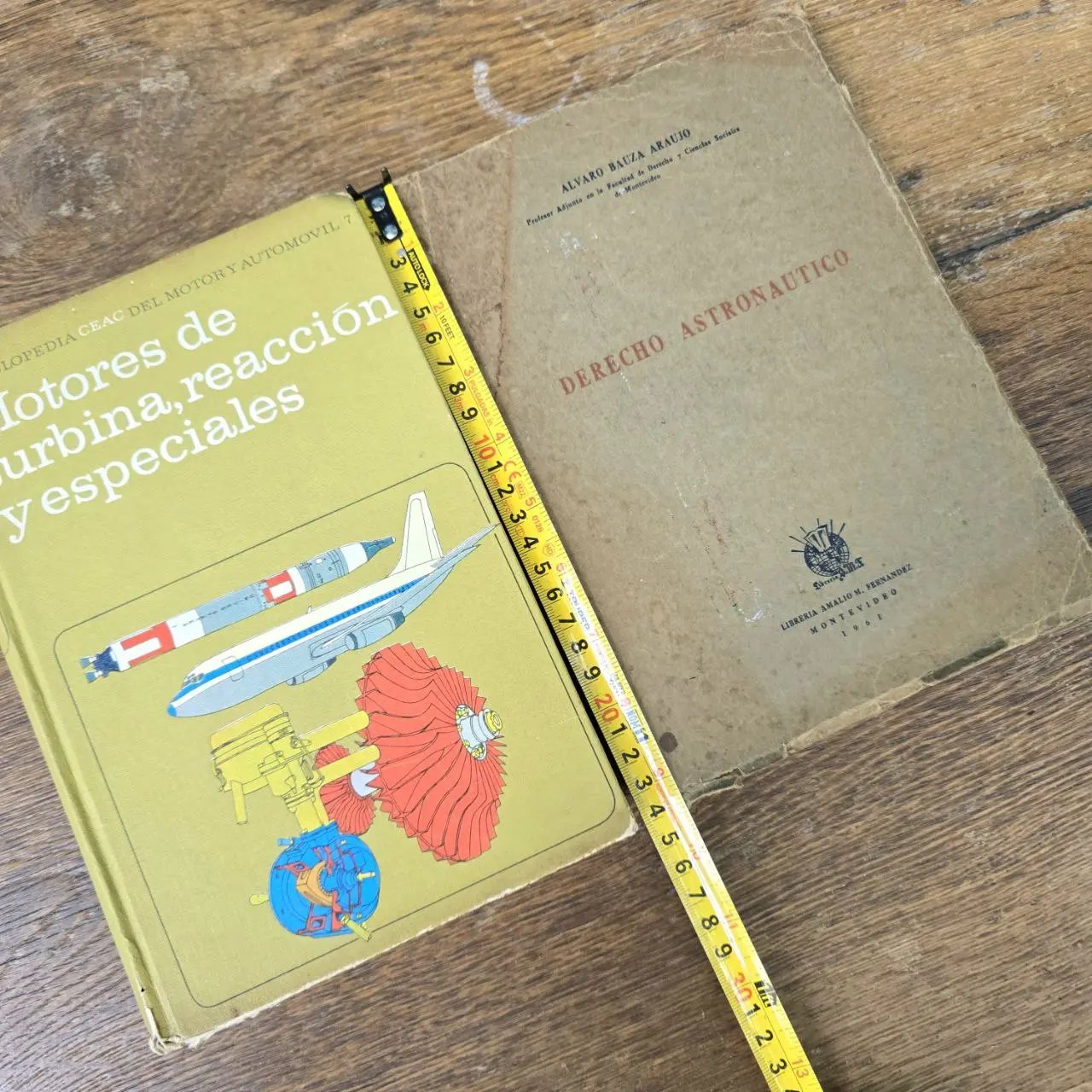 Item lote-53-libros-motores-y-derecho-astronautico - Image 4