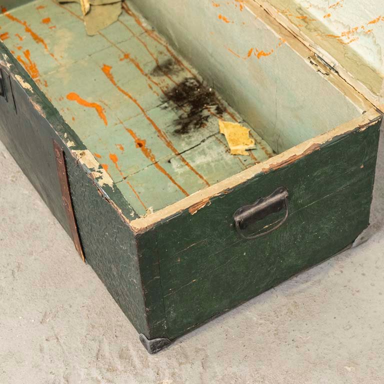 Baúl antiguo de chapa y madera para decorar - imagen 3