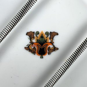 Dos Platos Llanos de Porcelana Blanca con Decoración Náutica y Molino - imagen 3