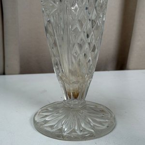 Juego de Cristal Tallado: Florero y Cuenco con Detalles Metálicos - imagen 5