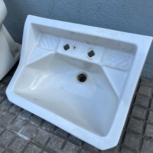 Lote de Inodoro, Bidet y Pileta de Baño Blancos - imagen 2