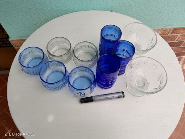 Vasos y compoteras de vidrio azul - imagen 1