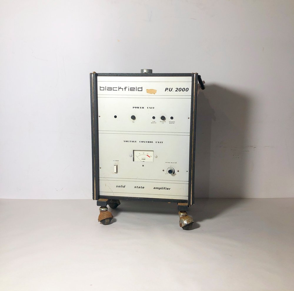 Amplificador Blackfield PU 2000 "Solid State" 220V