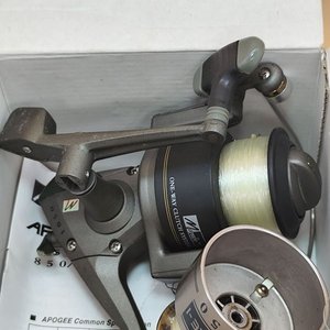 Reel de Pesca Marado Apogee 1050 con 2 Carreteles y Manual - imagen 9