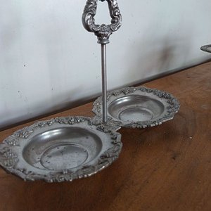 Centro de Mesa Antiguo de Plata Sellada con Diseño de Hojas y Frutas - imagen 2