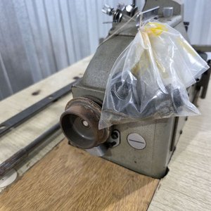 Máquina de Coser Industrial Completa con Mesa y Motor Eléctrico - imagen 10