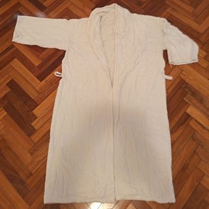 Dos Batas de Baño para Adultos: Verde y Blanca - imagen 7