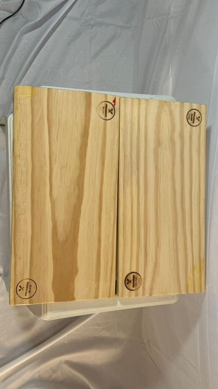 Dos mesas de madera en excelente condición - imagen 1