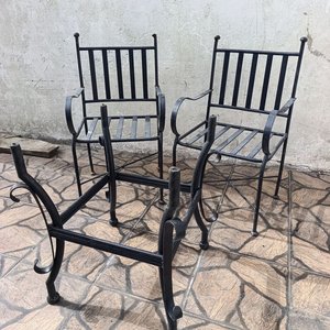 Conjunto de 2 Sillones y Estructura de Mesa de Hierro Negro - imagen 5