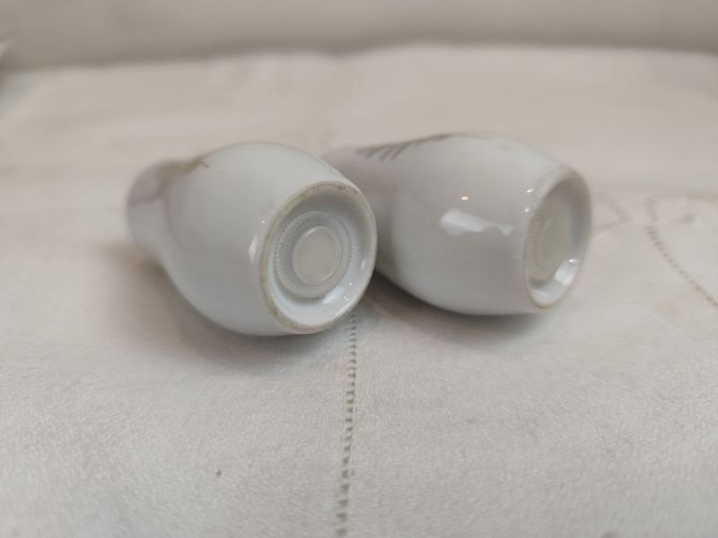 Salero y Pimentero en porcelana HUTSCHENREUTHER - Venta de arte y decoración - imagen 4