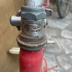 Bicicleta Plegable Roja para Restaurar - imagen 2