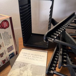 Selección de CDs de Música Variada con Estuche y Soportes - imagen 7