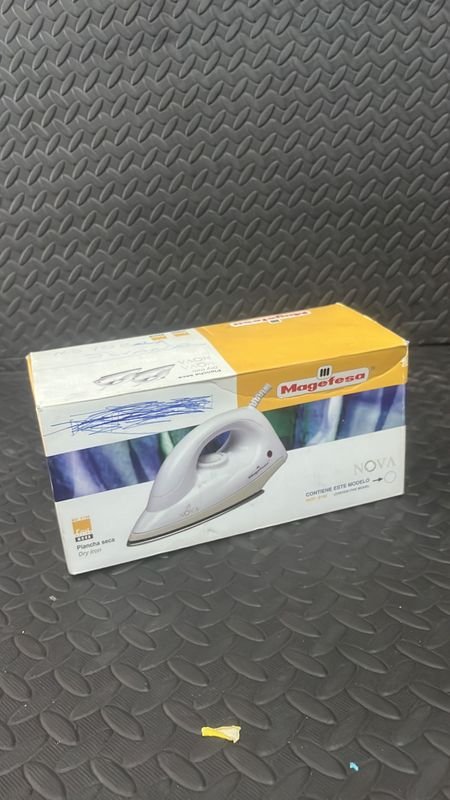 Lote anterior: Plancha de vapor Magefesa Nova con caja y manual