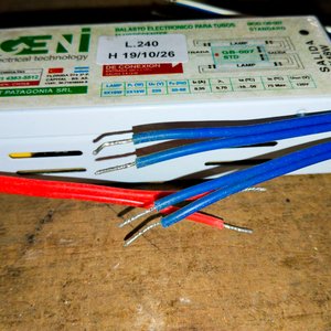 Balasto Electrónico Ceni L-240 para Tubo Fluorescente (2x18W) y Caja con Herramientas - imagen 3