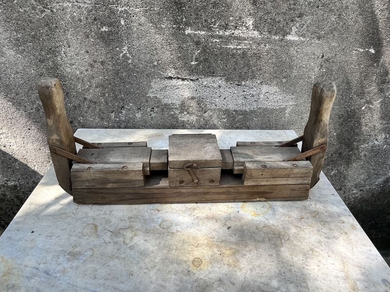 Lote anterior: Prensa de madera para la impresión