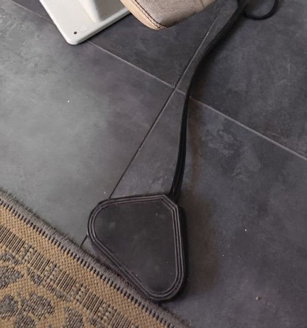 Silla de masaje relajante con piezas ajustables y contenedor de bebida - imagen 14