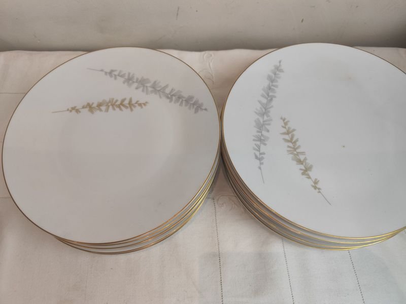 Lote anterior: Platos de porcelana HUTSCHENREUTHER para cena