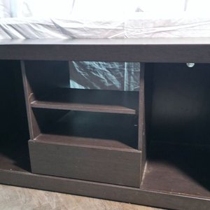 Rack de TV moderno en madera oscura - imagen 4
