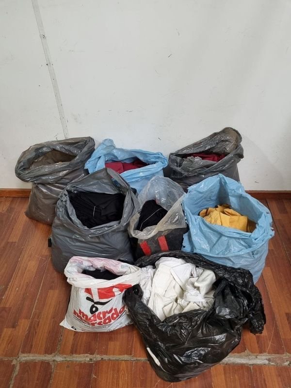 Lote de Manteles y Servilletas para Boliche o Restaurante en Varios Colores - imagen 1