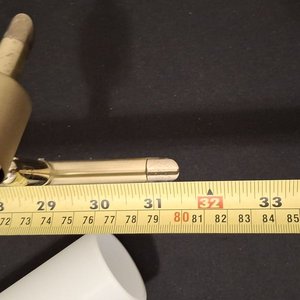 Aplique de Iluminación Retro con Tres Focos Orientables y Pantallas Tubulares de Vidrio Opal - imagen 2