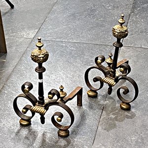 Par de Morillos de Hierro y Bronce con Rostros Decorativos - imagen 2