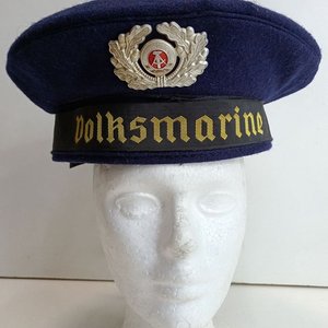 Lote siguiente: Gorra de la Marina de Guerra de la República Democrática Alemana (Volksmarine)